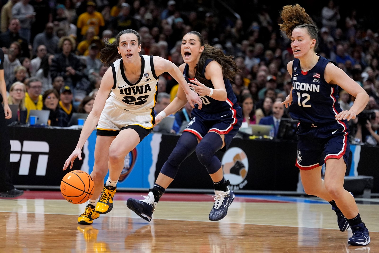 NCAA_UConn_Iowa_Basketball_58691--85c75_1077127317.jpg