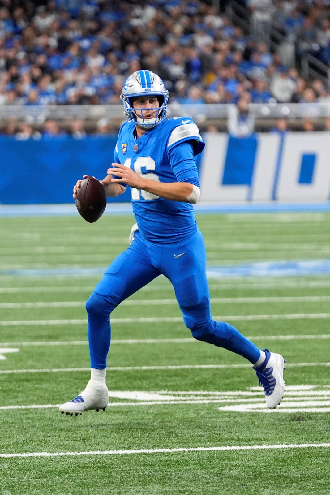 Titans_Lions_Football_42949--9f4d4_1085985941.jpg