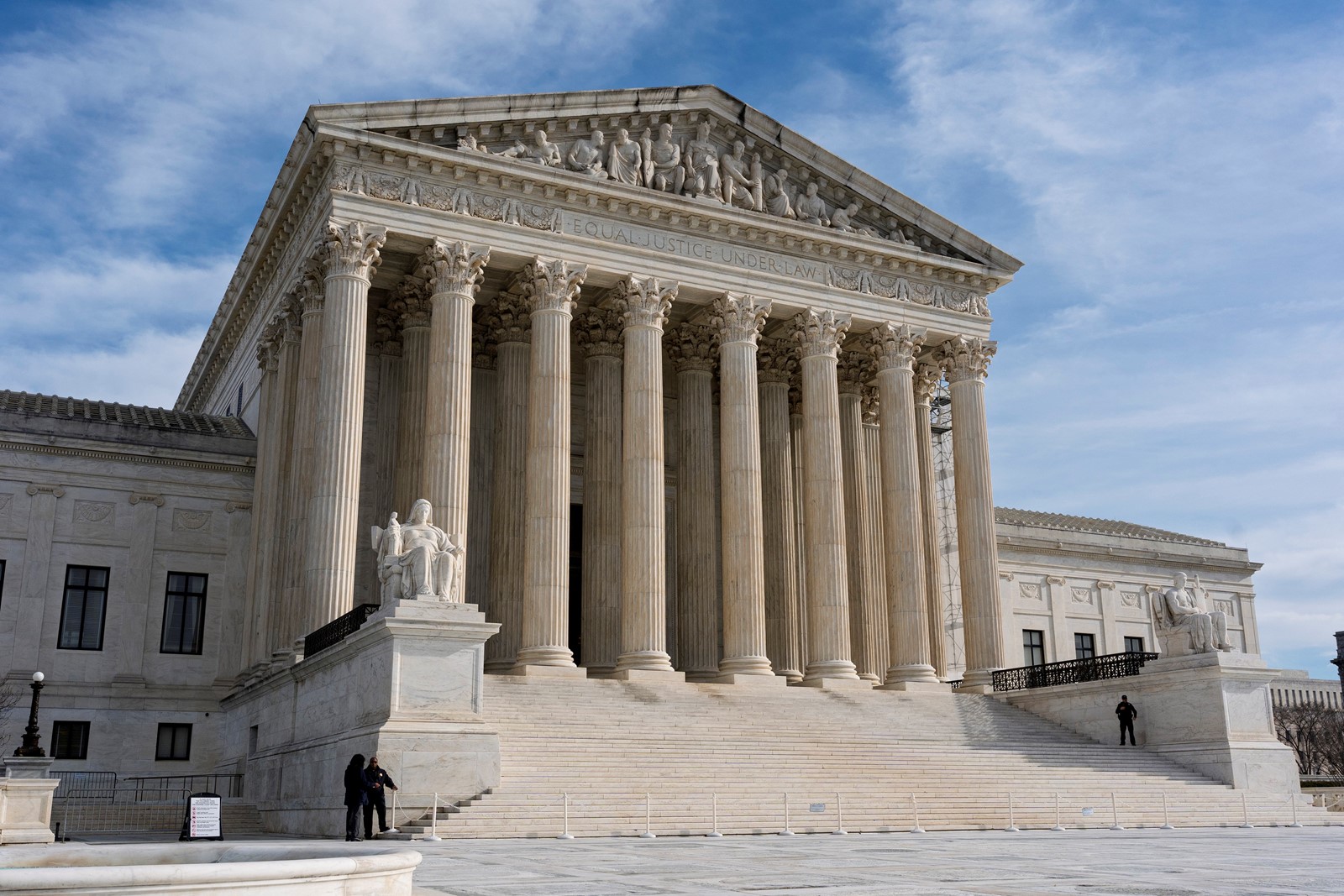 Supreme_Court_58577--d0edd_1090687353.jpg