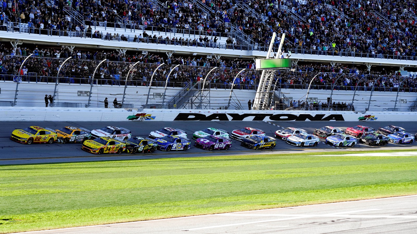 stp-l-NASCAR-0211-01_1089642973.jpg