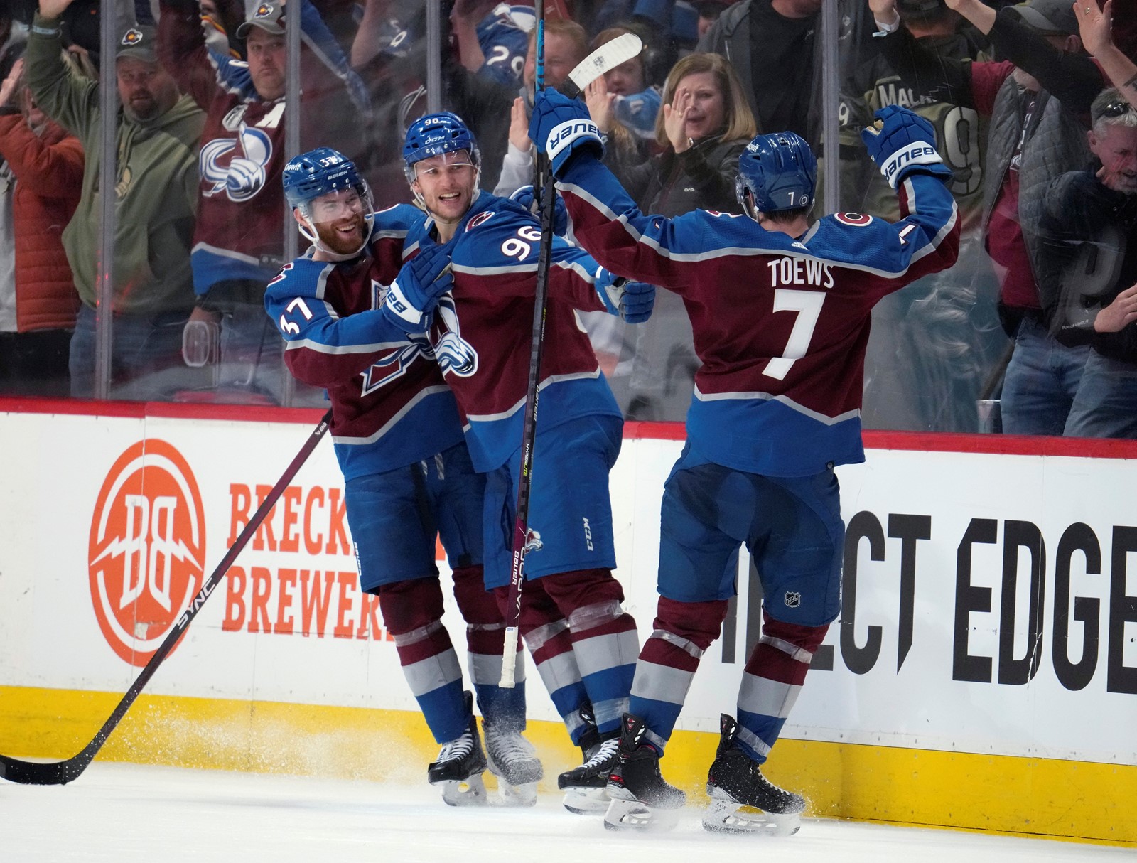 Oilers_Avalanche_Hockey_11025--83f95#2_1059849364.jpg