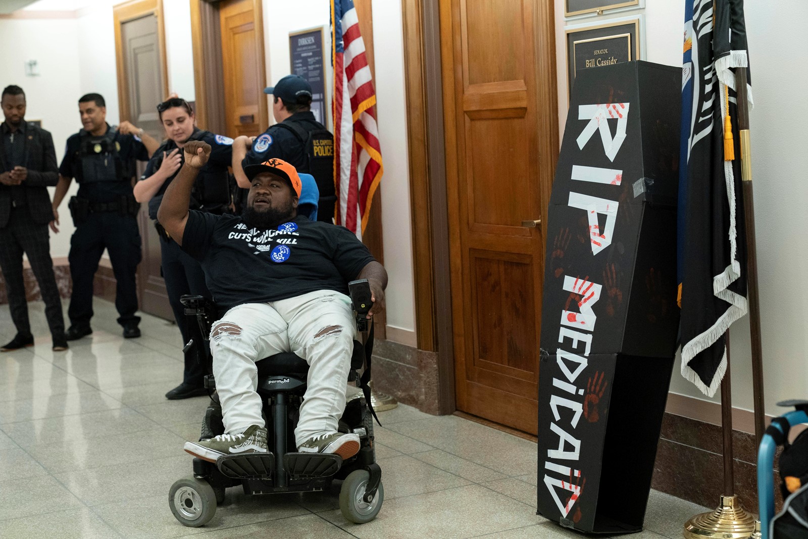 Congress_Budget_Cuts_87043--08eb8_1094338323.jpg