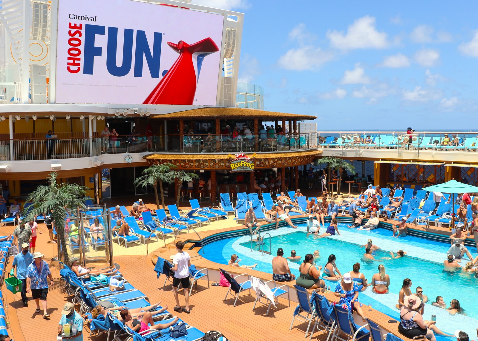 0628_NWS_OCR-L-CRAZY-CRUISES-0707-01_1080566893.jpg