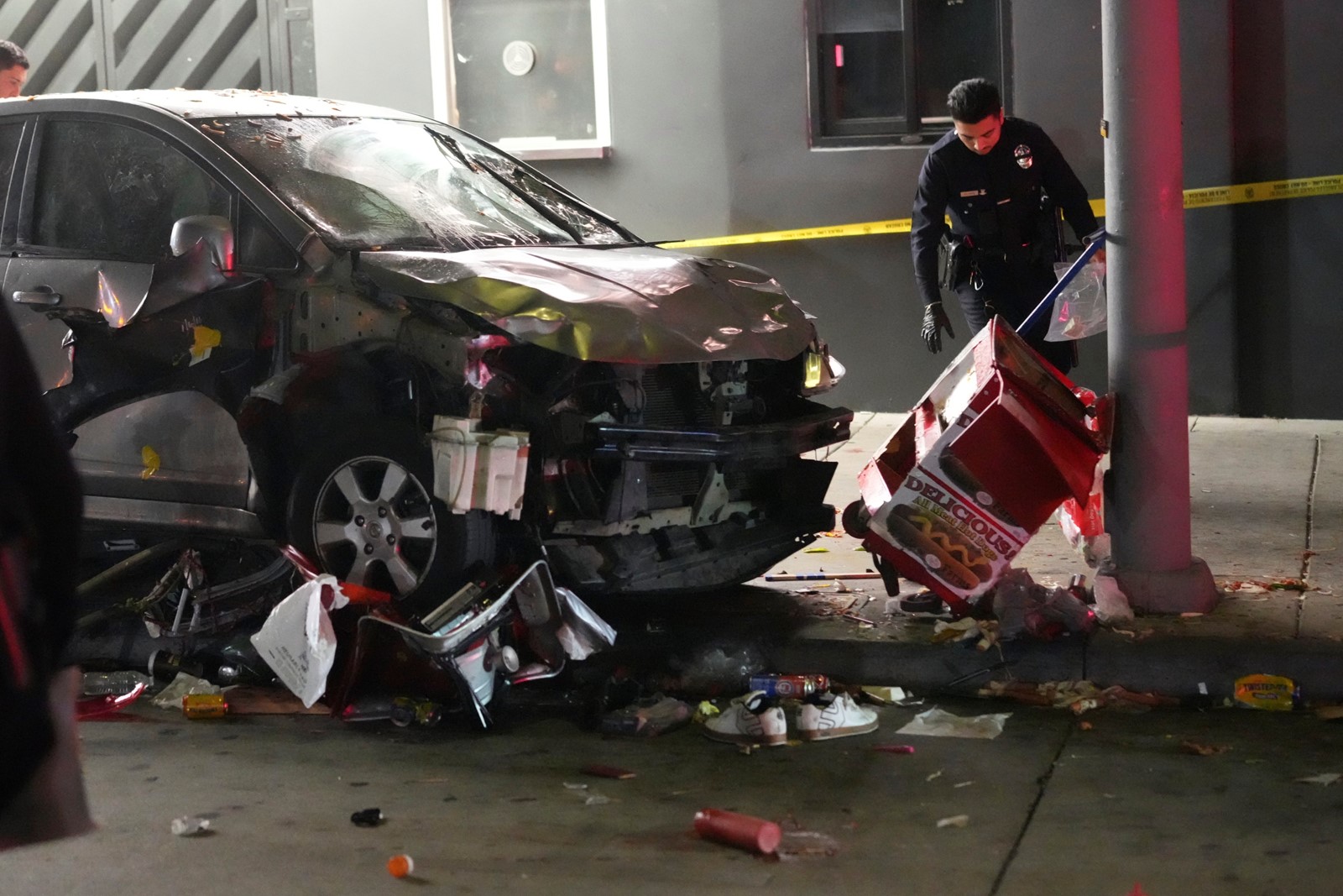 Los_Angeles_Vehicle_into_Crowd_68597--87fd0_1095488269.jpg