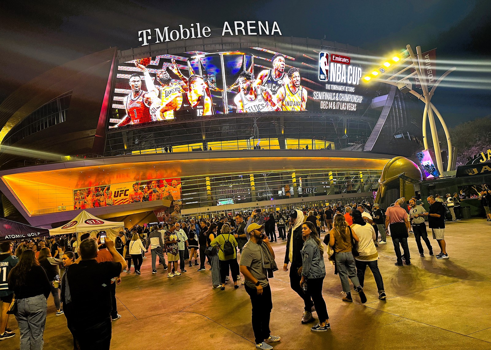 OCR-L-TR-VEGAS-SPORTS-1222-02_1087434462.jpg