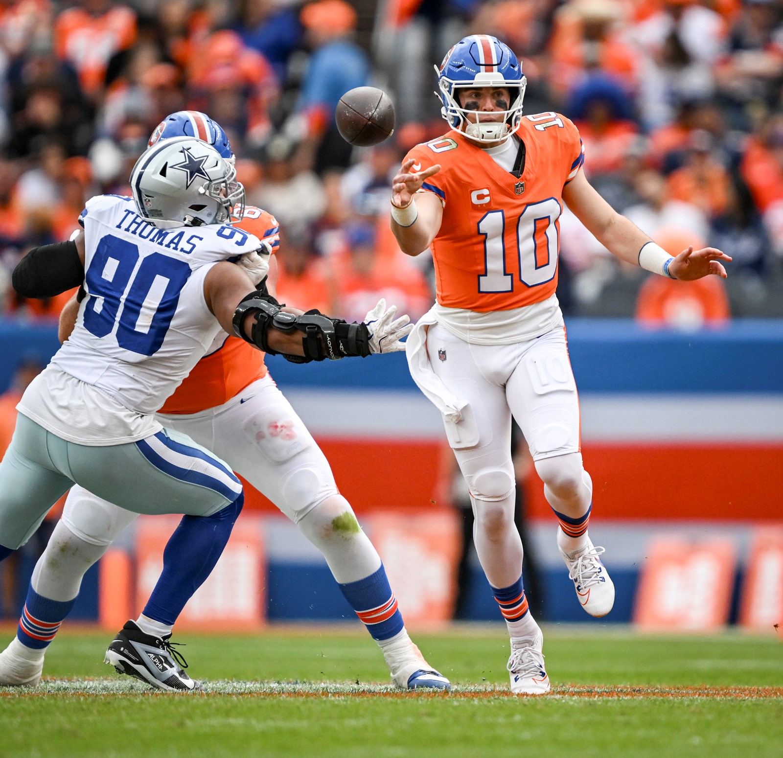 TDP-L-BRONCOS-COWBOYSAO2_1396x_1109185109.jpg