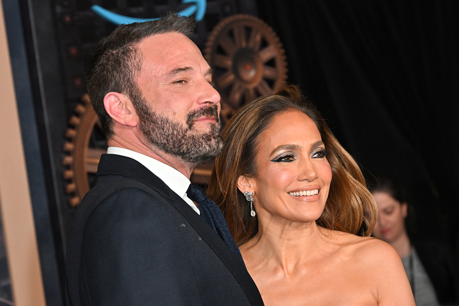 202412181324MCT_____PHOTO____ENTER-AFFLECK-LOPEZ-GET_1087759738.jpg