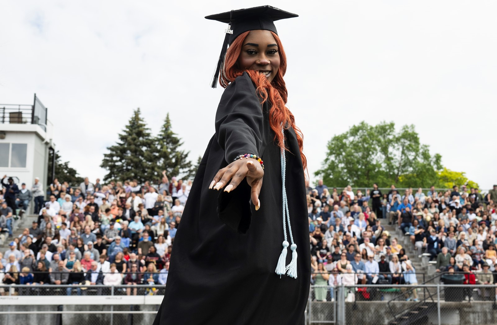 Homilador ayol va ginekolog onlayn jinsiy aloqada bolishadi.