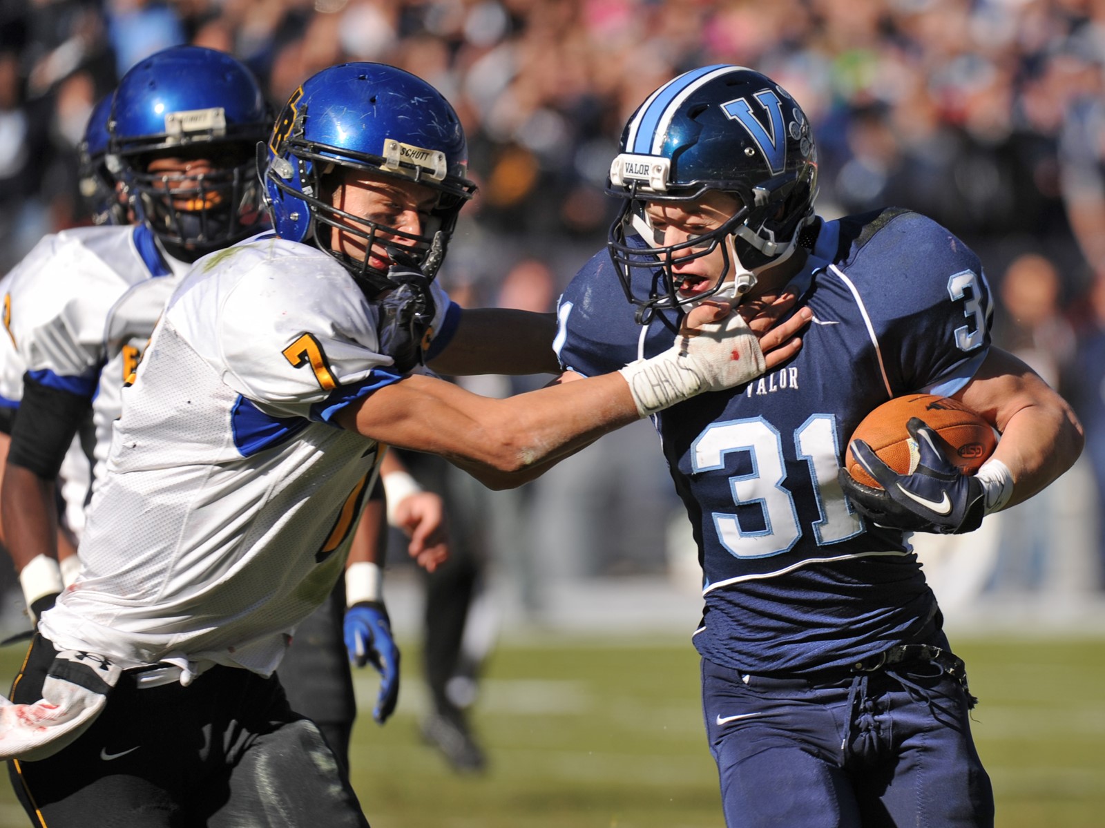 4ASTATEFOOTBALL__CFW_1074827386.jpg