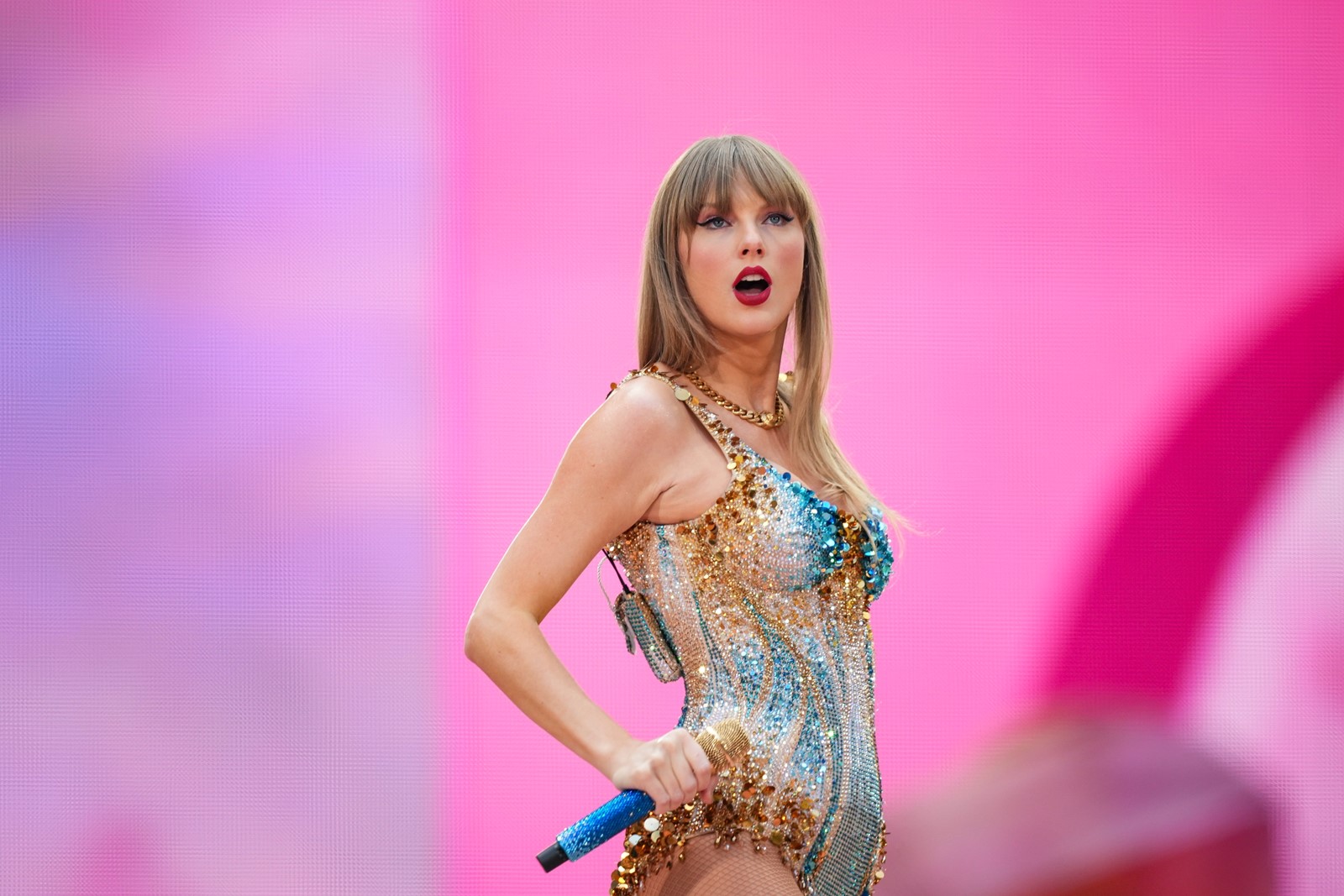 britain_taylor_swift_concert_31773__98379_1082351217.jpg