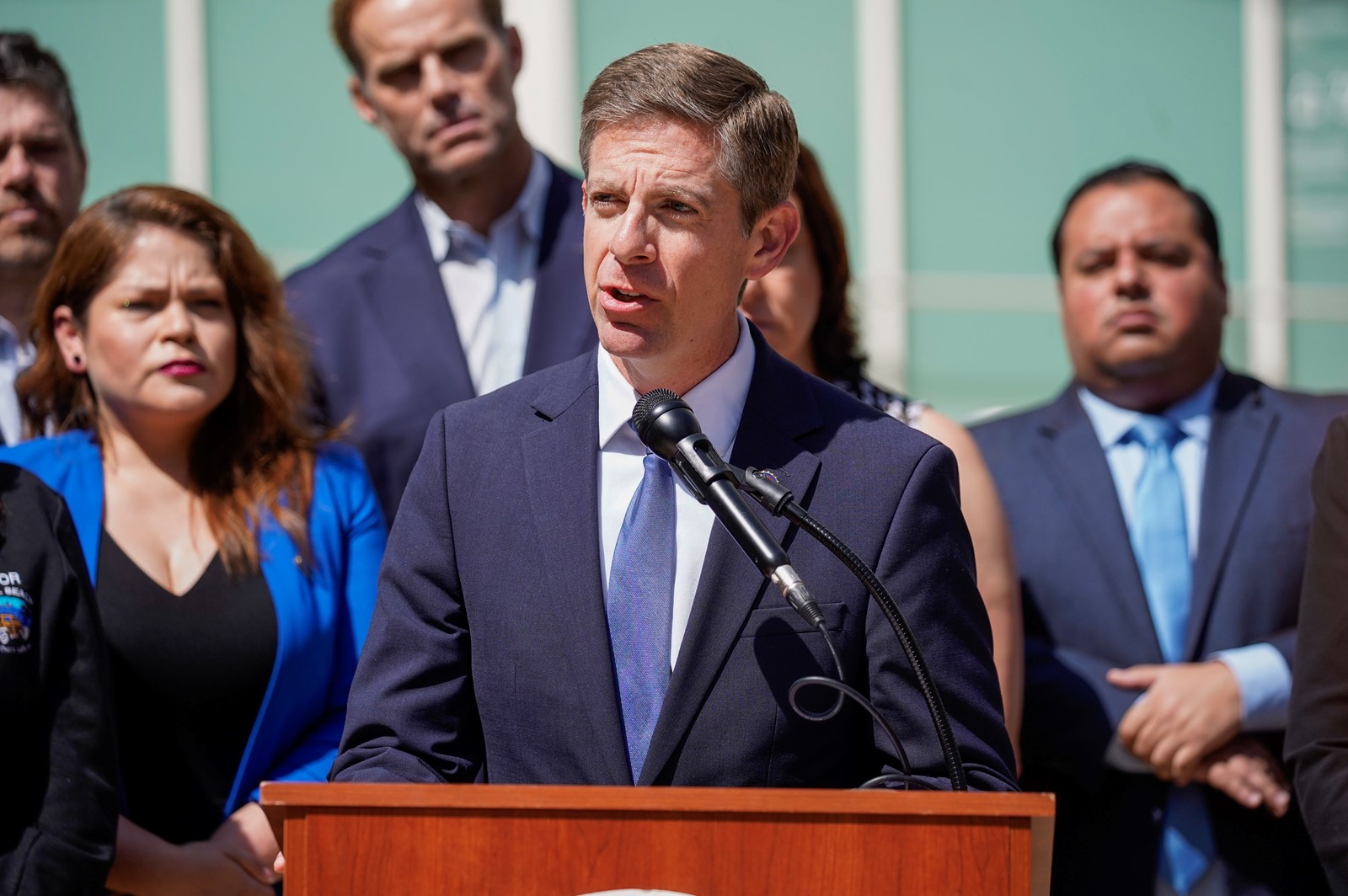 SUT-L-Presser-ICE-Raid_-013_1095336924.jpg