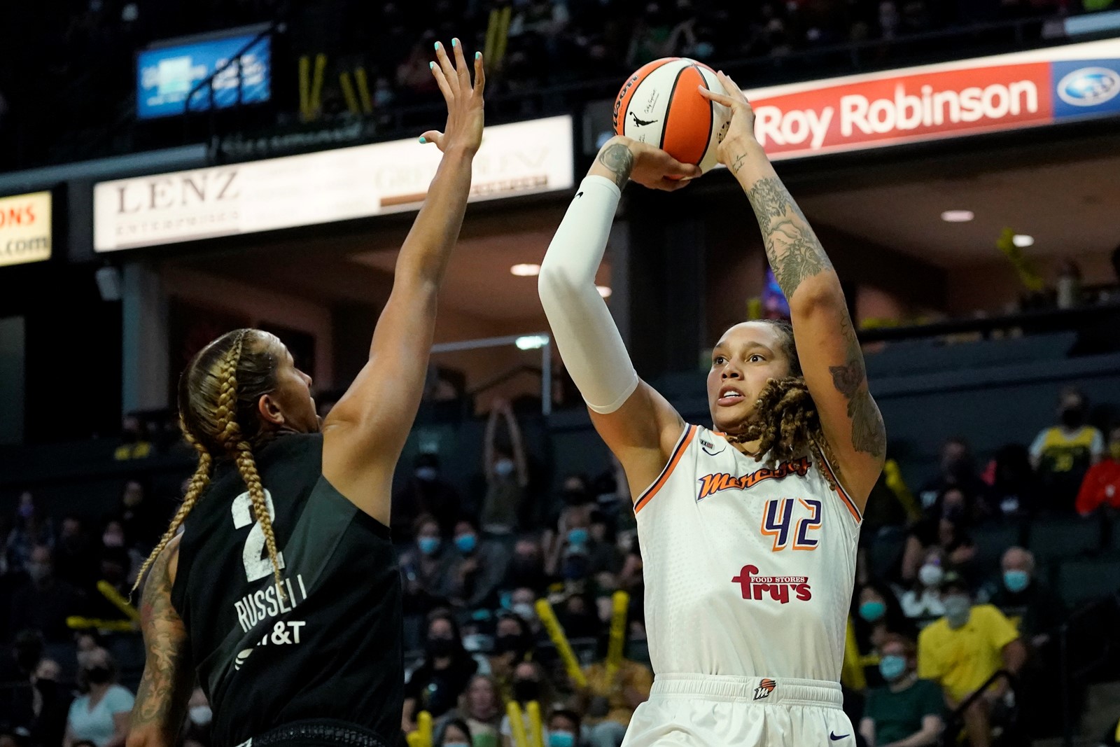 Mercury_Griner_Basketball_01824--cade8_1059891397.jpg