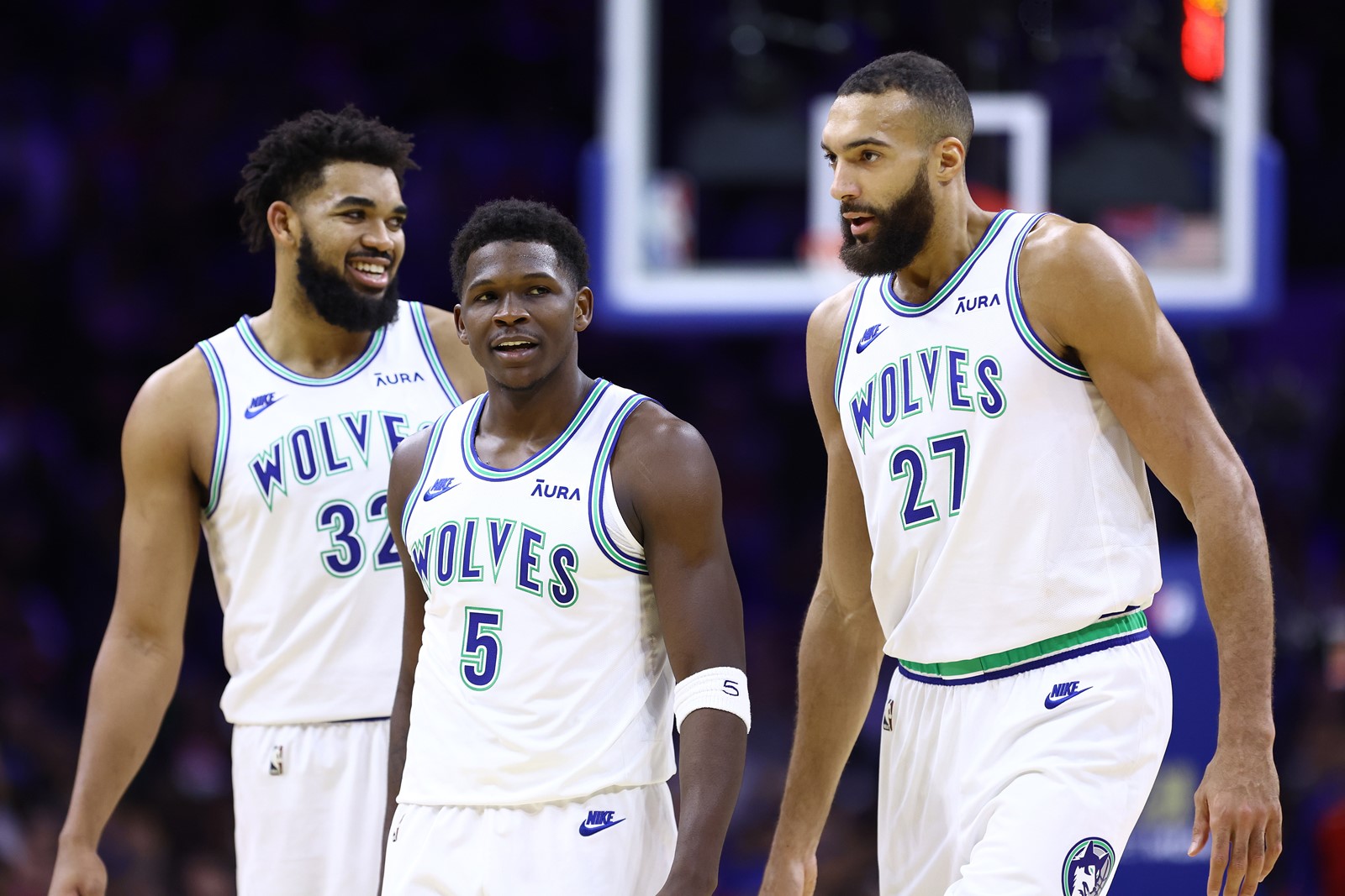 STP WOLVES SIDE_1074293133.jpg