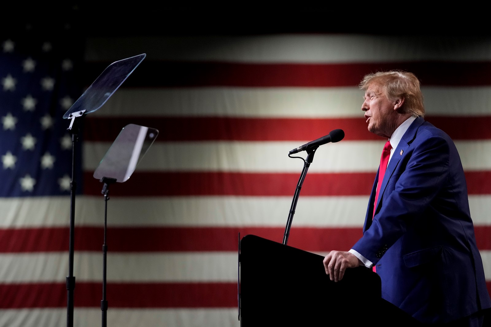 SJM-L-CATRUMP-1223-1_1072992395.jpg