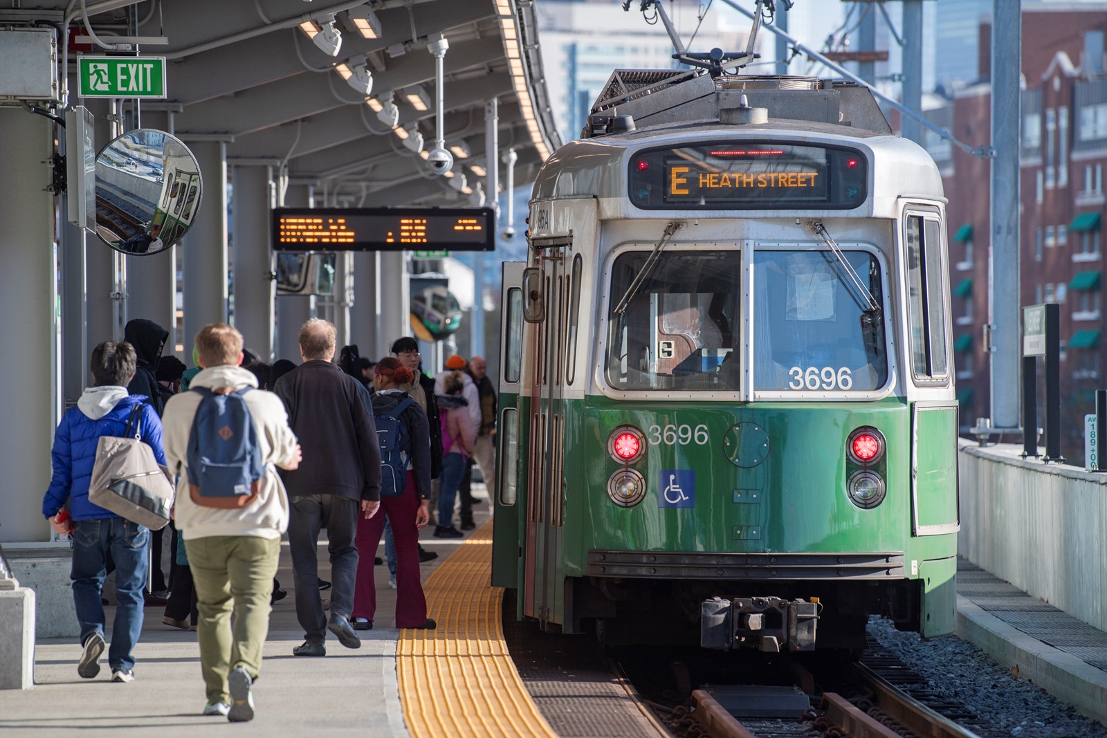 greenlineas01_1095515286.jpg