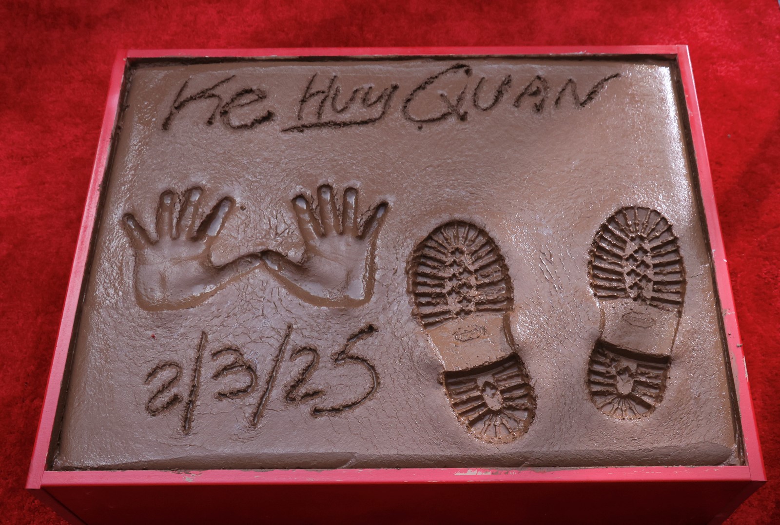 LDN-Z-QUAN-HANDPRINTS-0204-02_1089389802.jpg