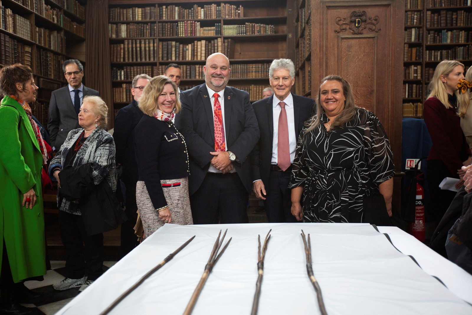 Britain_Australia_Aboriginal_Spears_72131--09bd1_1077800099.jpg
