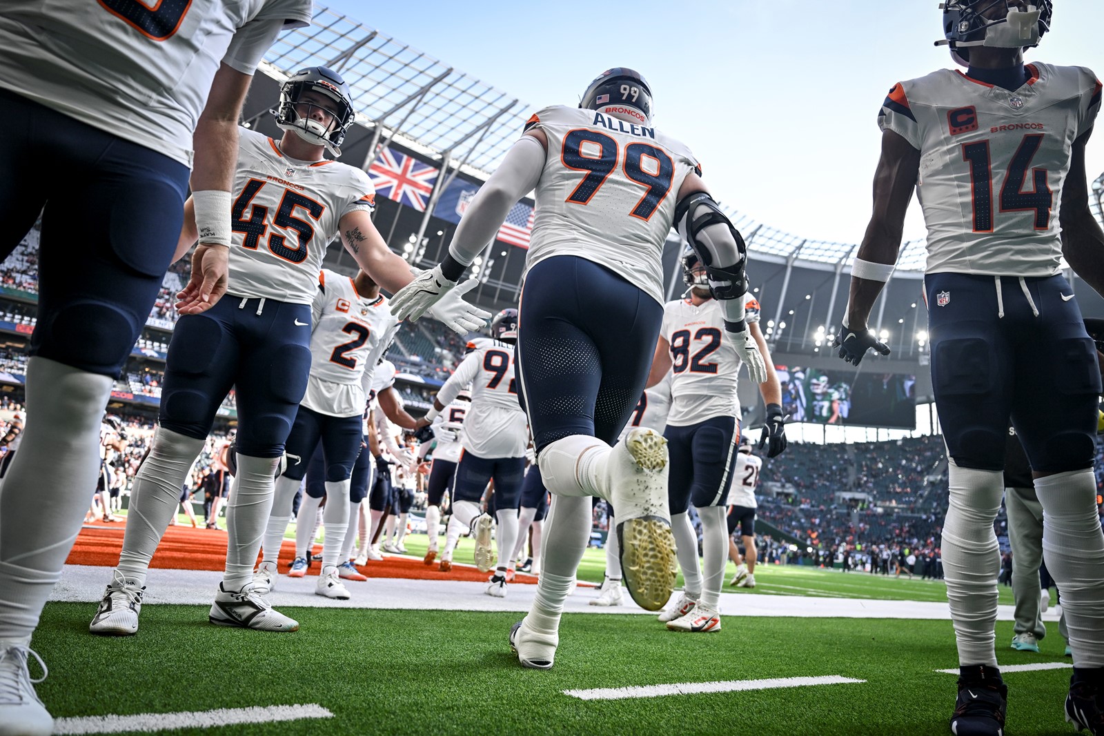TDP-L-BRONCOS-JETSA03_4784x_1098834801.jpg