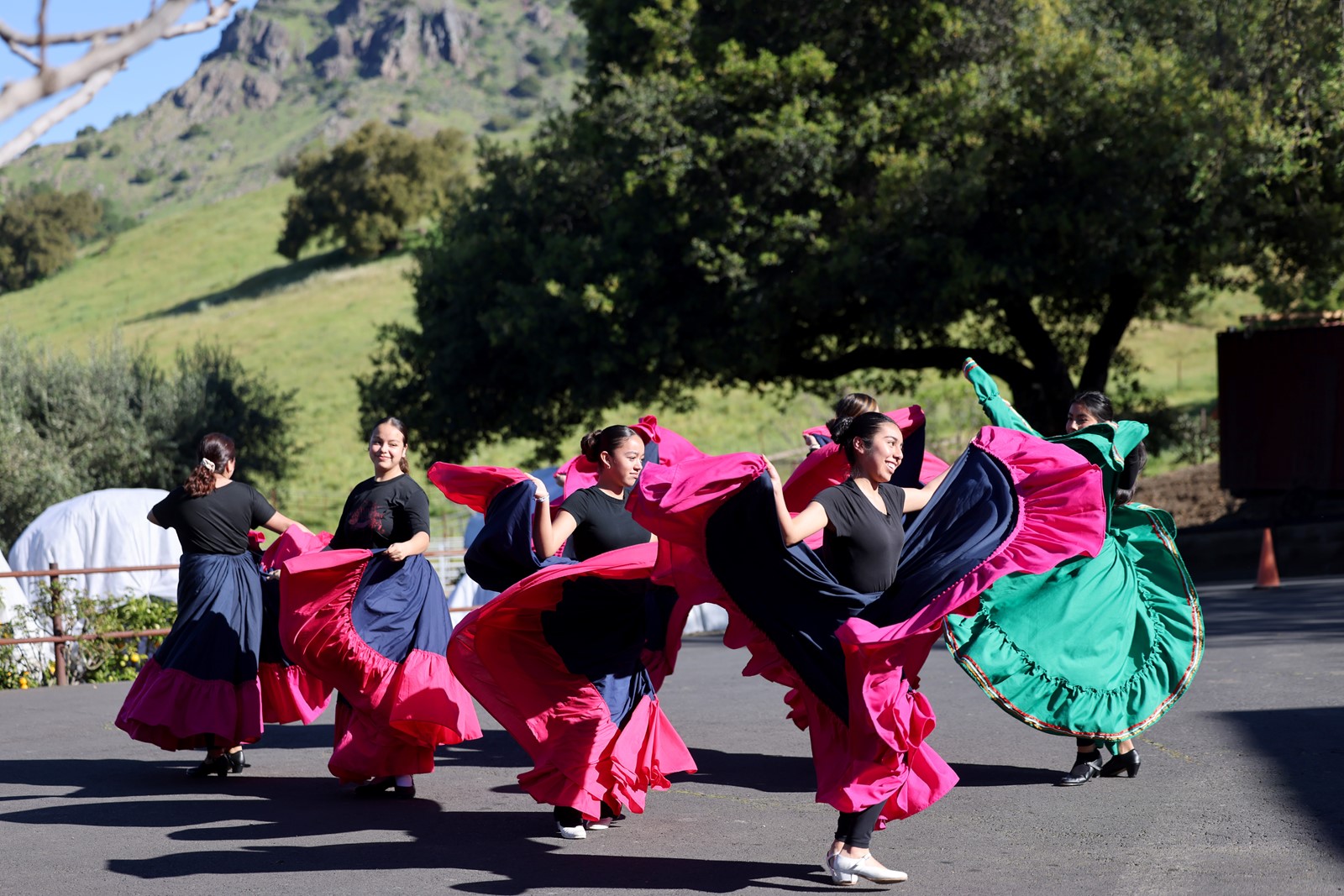 TPD-L-BS-030826-Folklorico1_1105365785.jpg