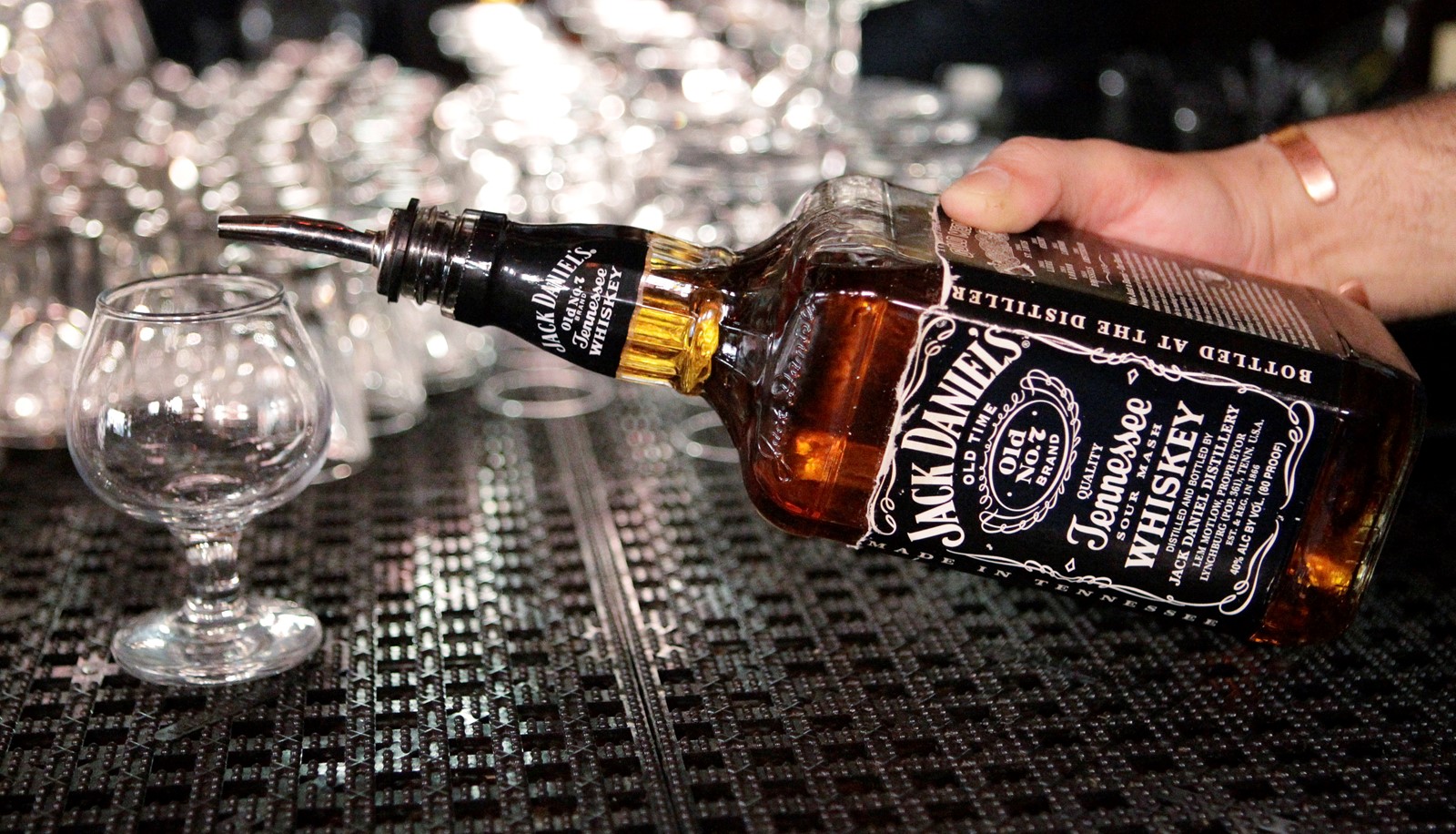 Whiskey_Sales-Tariffs_89255--ddafe_1089694817.jpg