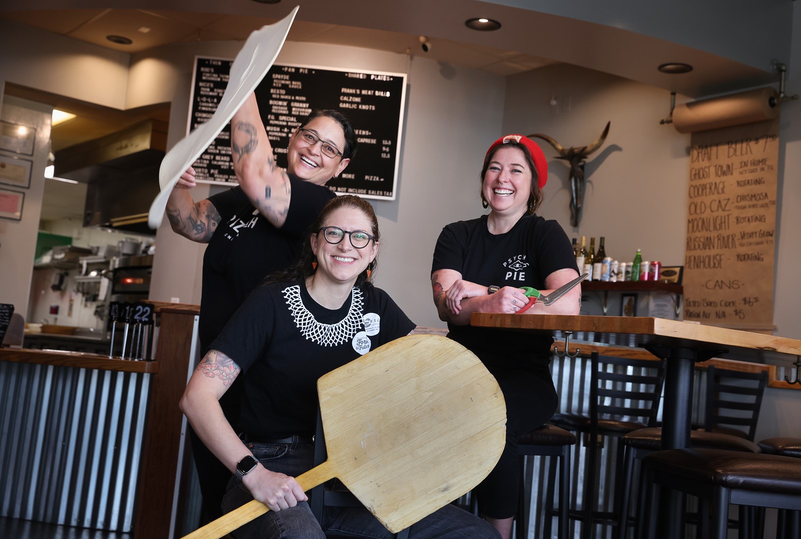SMG-L-PizzaWomen-010126-CC001_1103705086.jpg