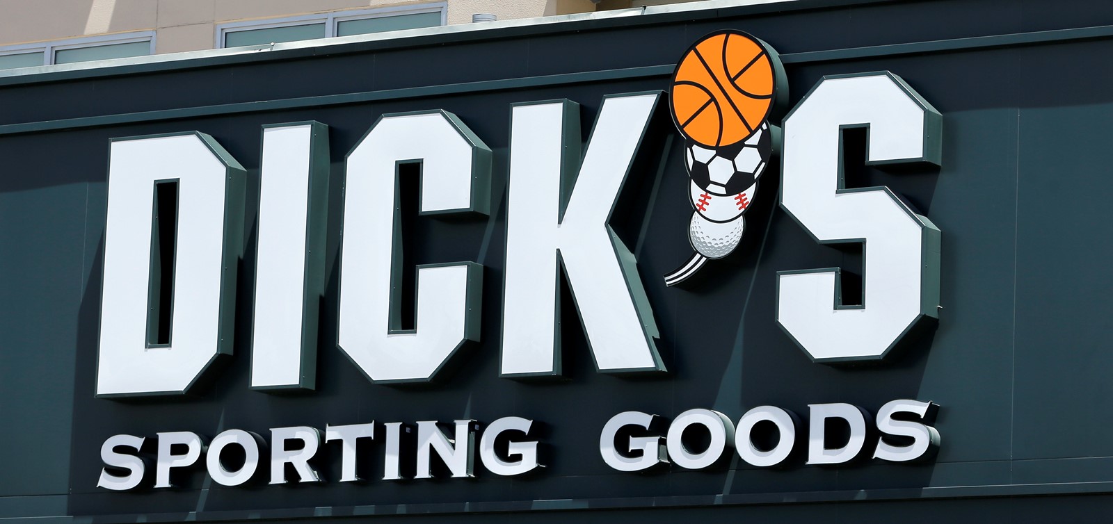 Dick's-Foot_Locker_66079--e1d8b_1093129225.jpg