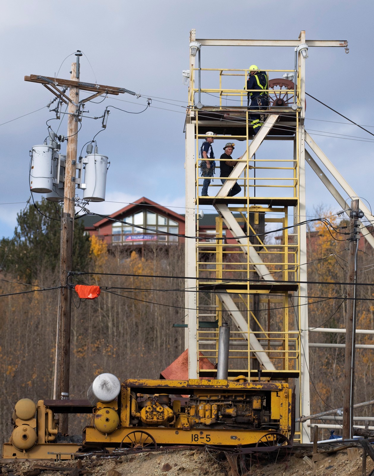 Colorado_Gold_Mine_People_Trapped_49899--af7f5_1085123193.jpg