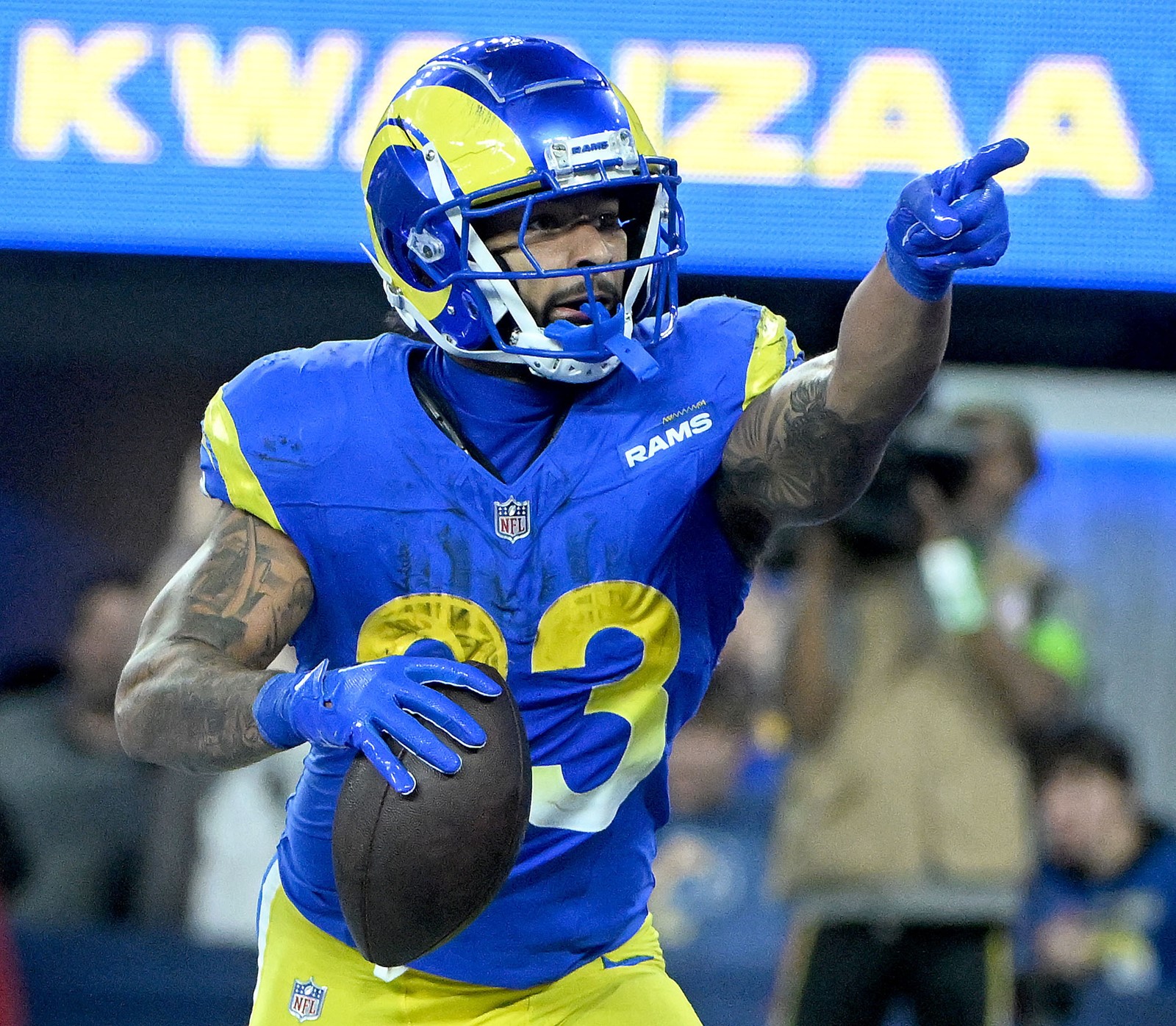 0104_NWS_LDN-L-RAMS-1222-33-WL_167036102_1088265297.jpg