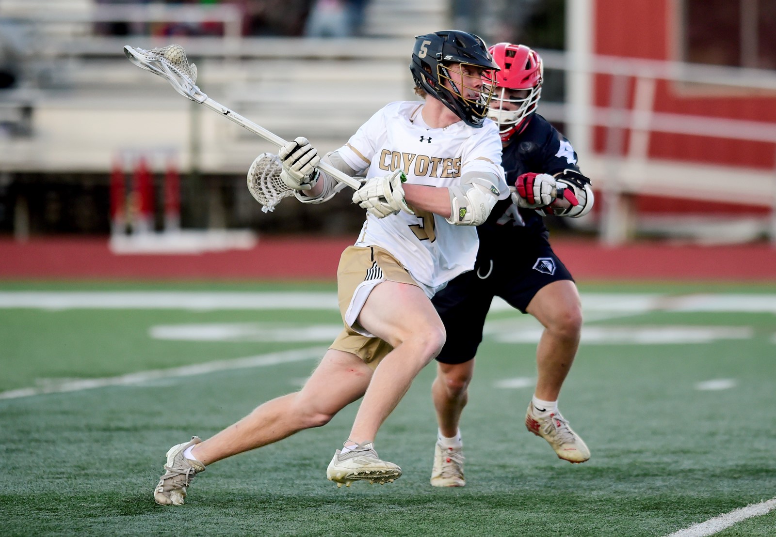 BCC-L-FHSLAX_MJ29627_1060506666.jpg