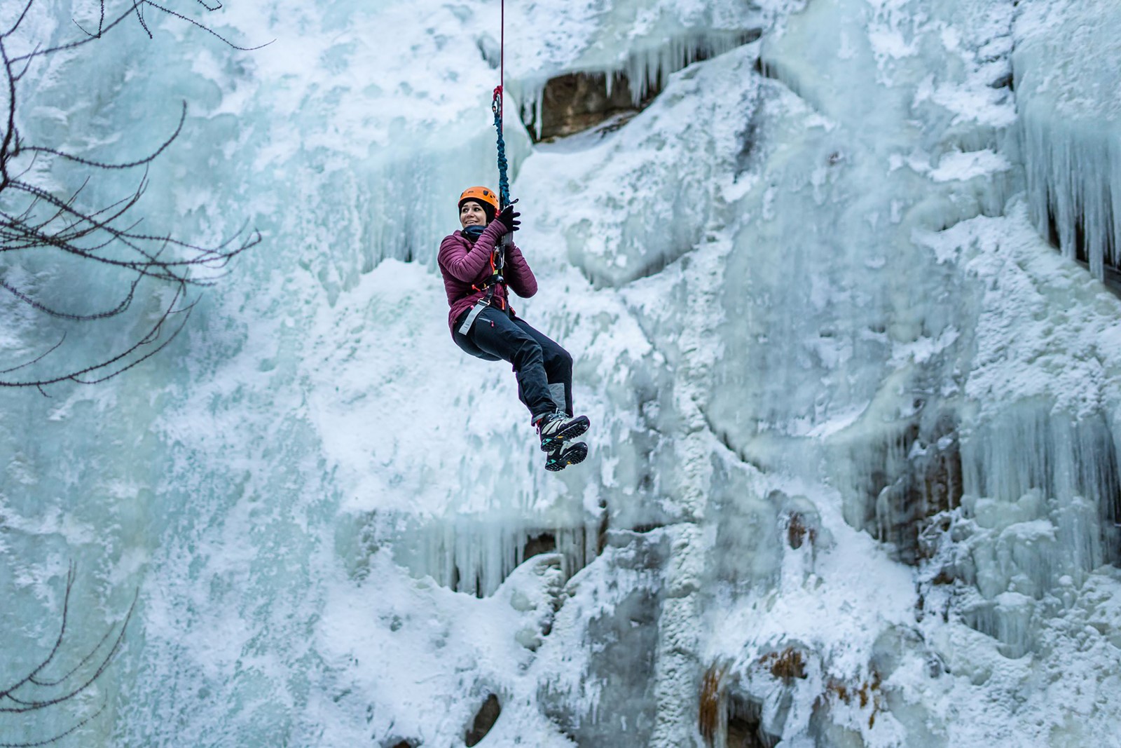 202602230415MCT_____PHOTO____TRV-WLT-SWITZERLAND-WINTER-CANYONING-1-DPA_1103695716.jpg