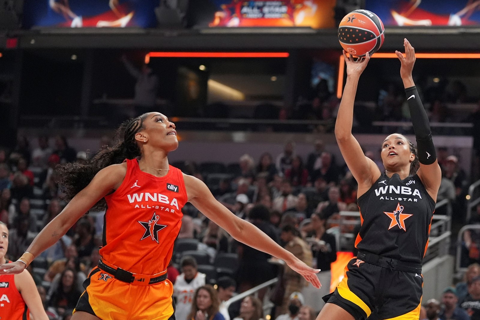 WNBA_All_Star_Game_Basketball_75316--21787_1095513790.jpg
