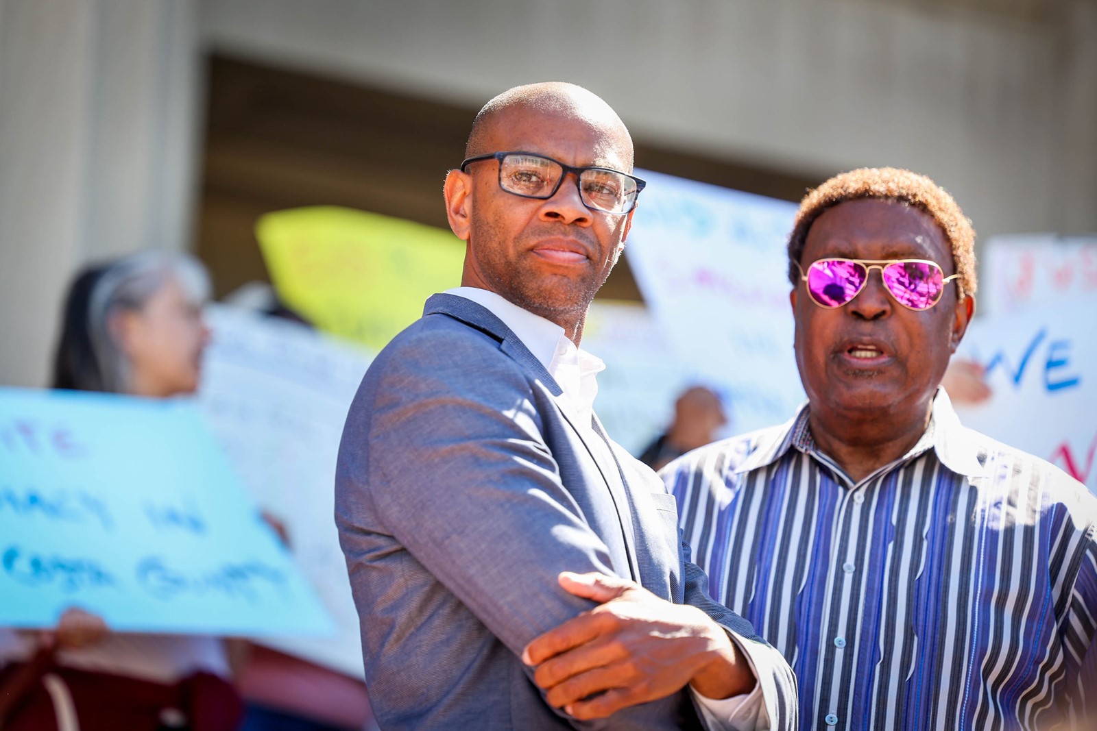 EBT-L-ANTRACIST-0520-3_1062871370.jpg