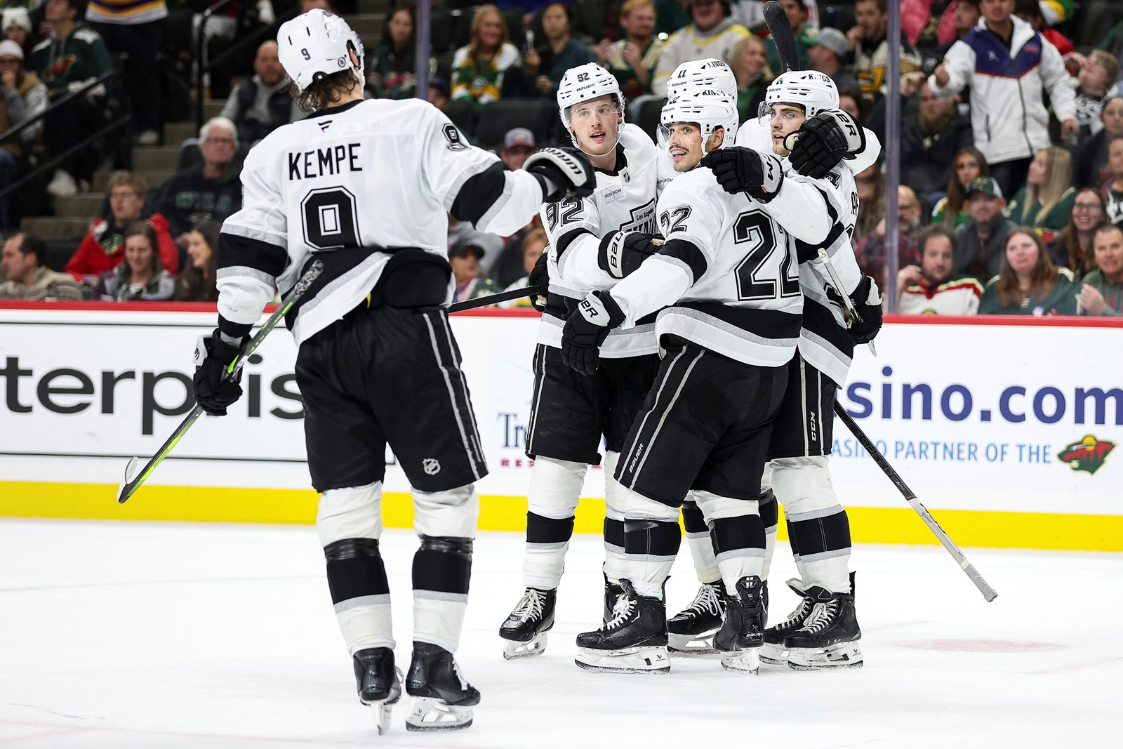 Kings_Wild_Hockey_51070--c721a#1_1086170148.jpg