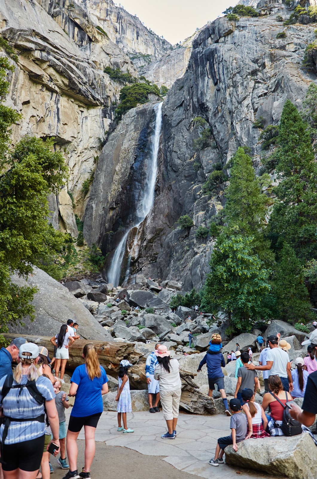 202604020530MCT_____SS_PACK__AV-YOSEMITE-CROWDS-DMT_1105286381.jpg