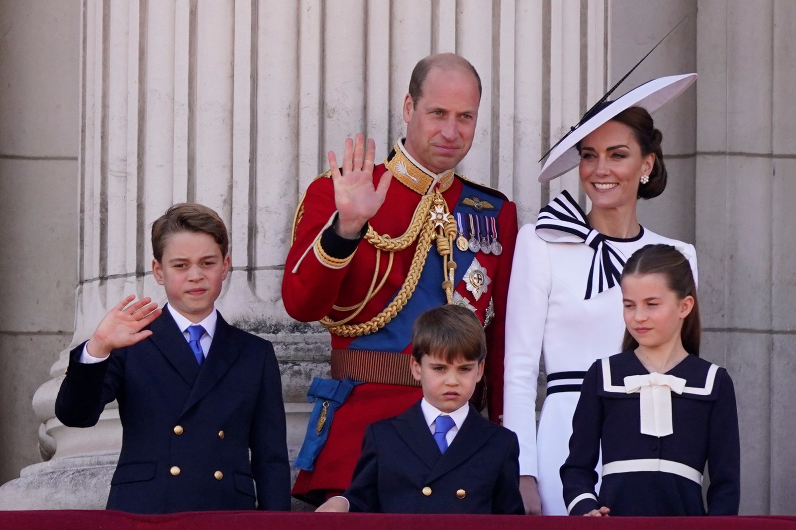 britain_trooping_the_color_76514__412bc#1#1_1085838677.jpg