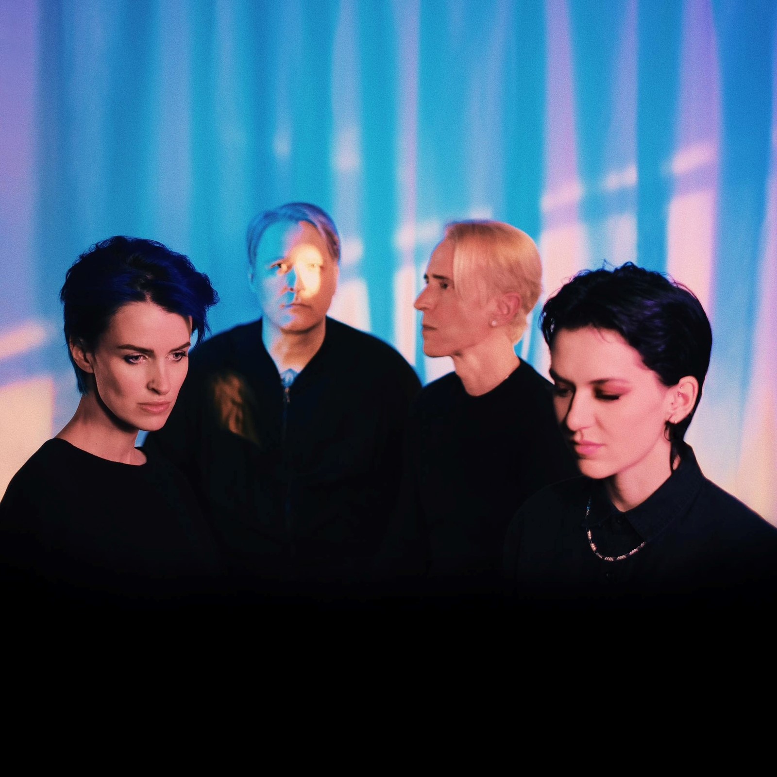 LDN-L-MUSIC-DARKWAVE-1027-02_1085588959.jpg