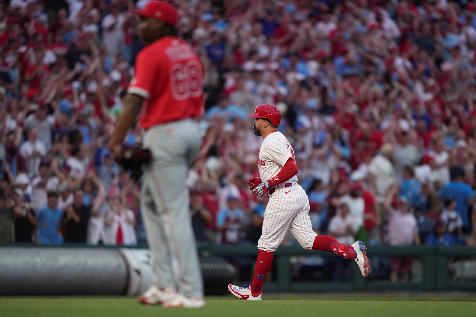 Angels_Phillies_Baseball_61974--8b0fa_1095500461.jpg