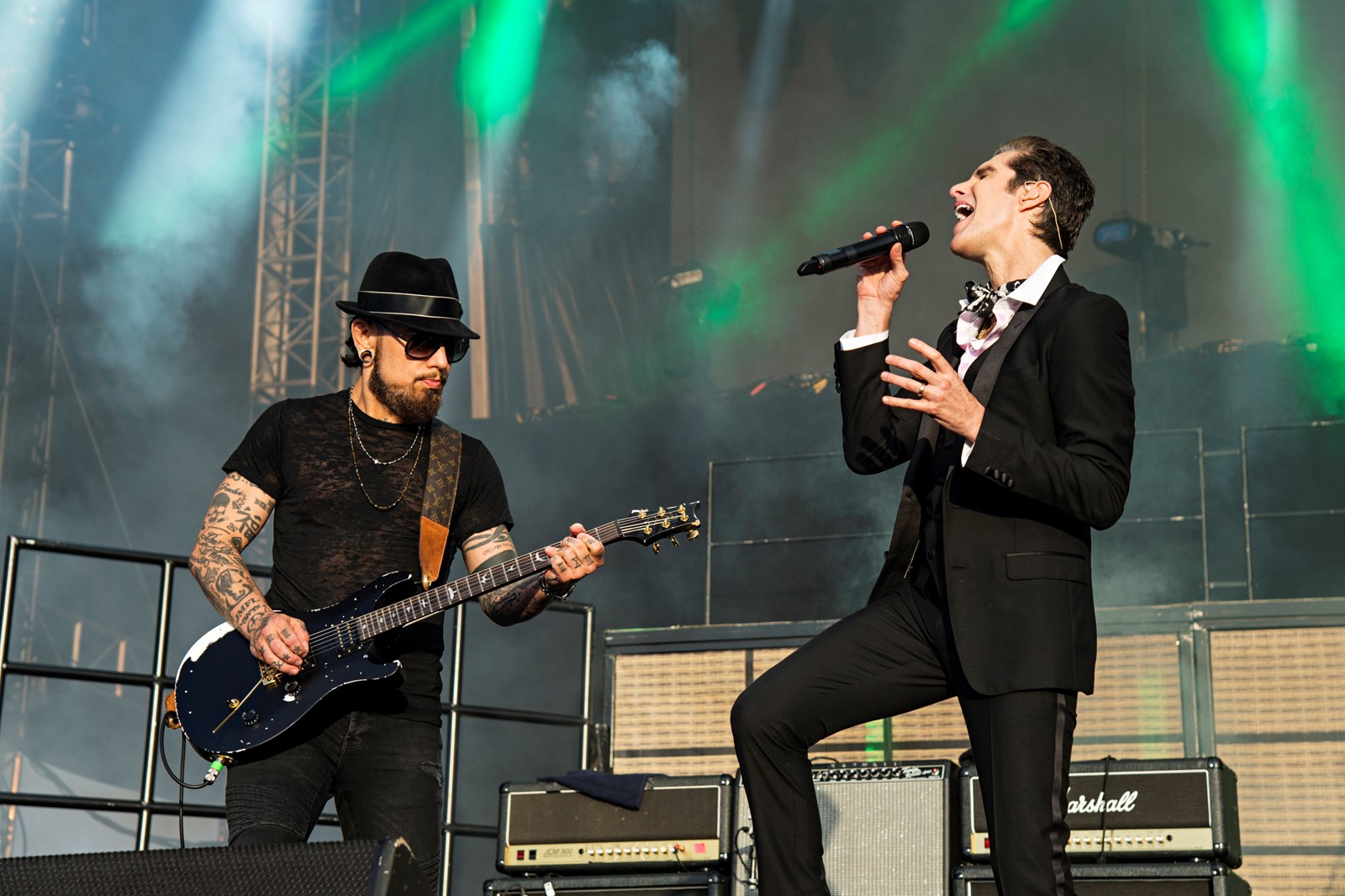 Music_Jane's_Addiction_Fight_49203--2d881_1095433274.jpg