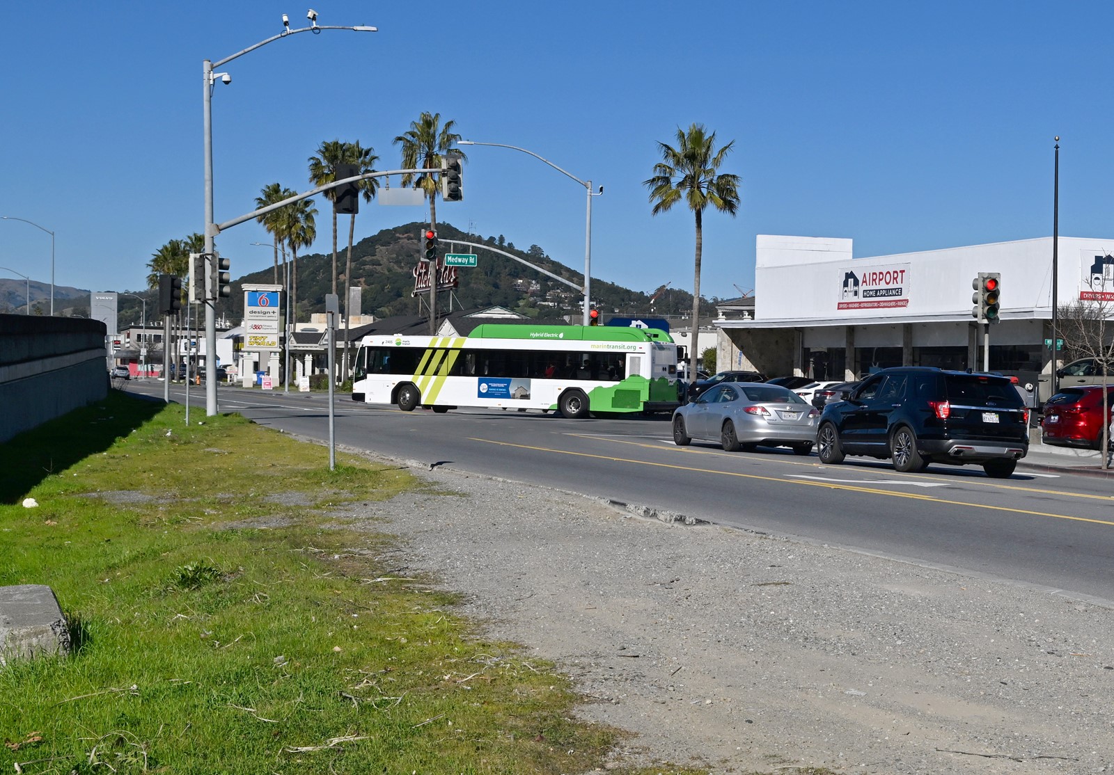 MIJ-L-BUS-STOPS-0123-22_1088948911.jpg