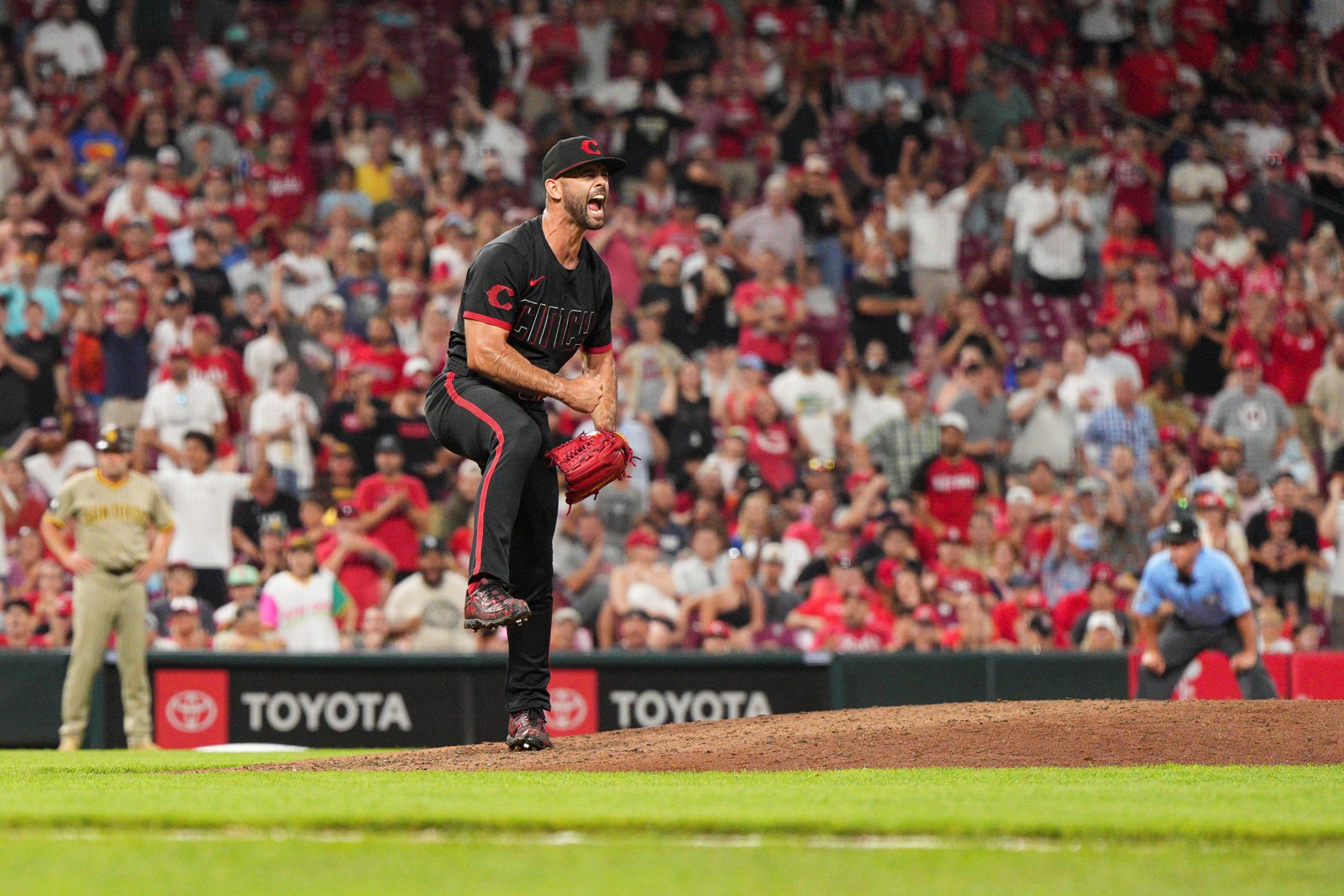 Padres_Reds_Baseball_72711--57e7a_1094752798.jpg