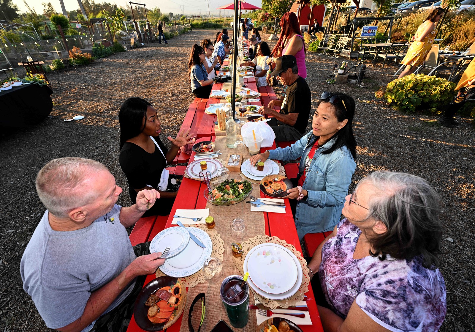 0703_NWS_IDB-L-DINNER-0711-05-WL_1094967961.jpg