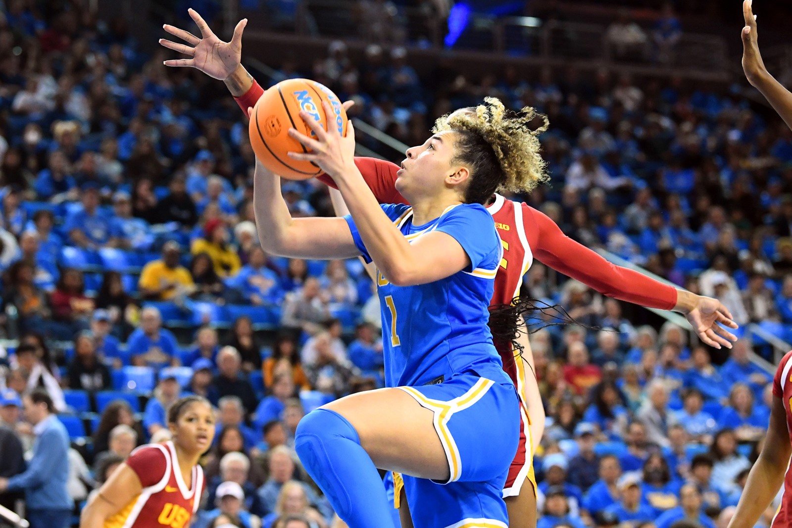 0103_NWS_LDN-L-USC-UCLA-BKW-0104-AH11_1101680440.jpg