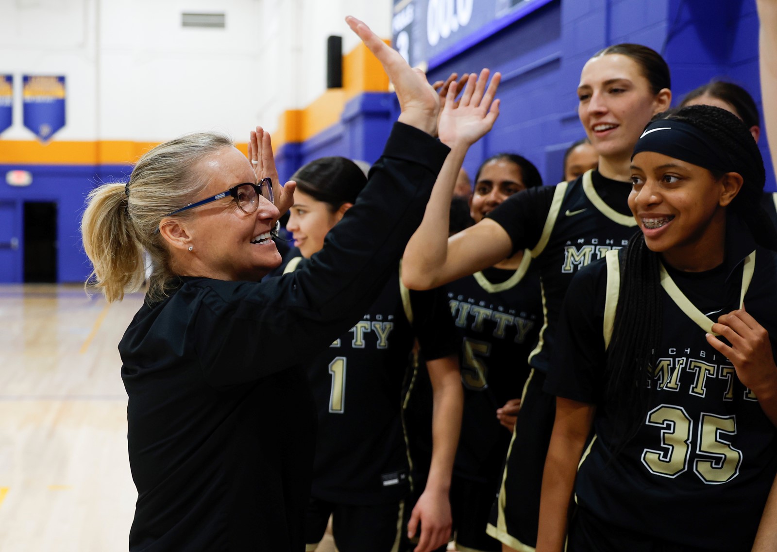 0105_NWS_BNG-L-MITTYCOACH-0104-1_168098372_1073417554.jpg