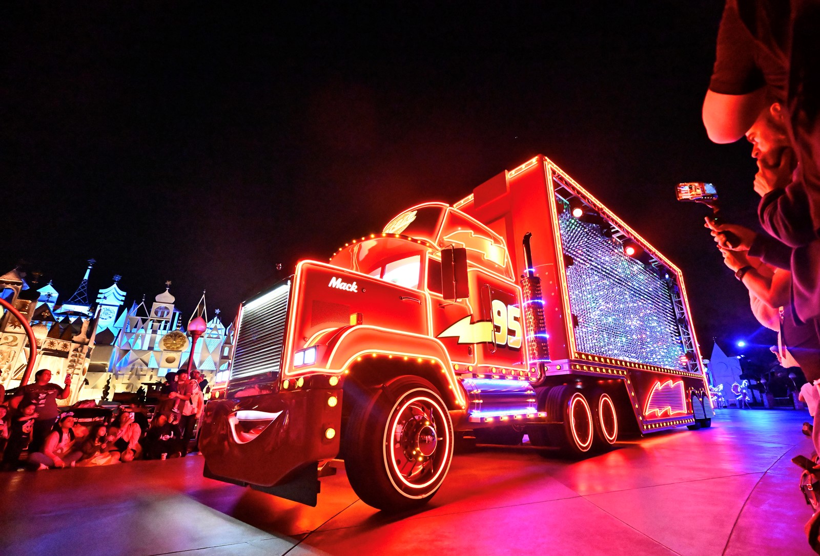 OCR-L-PAINTTHENIGHT-JG-17_1108427092.jpg