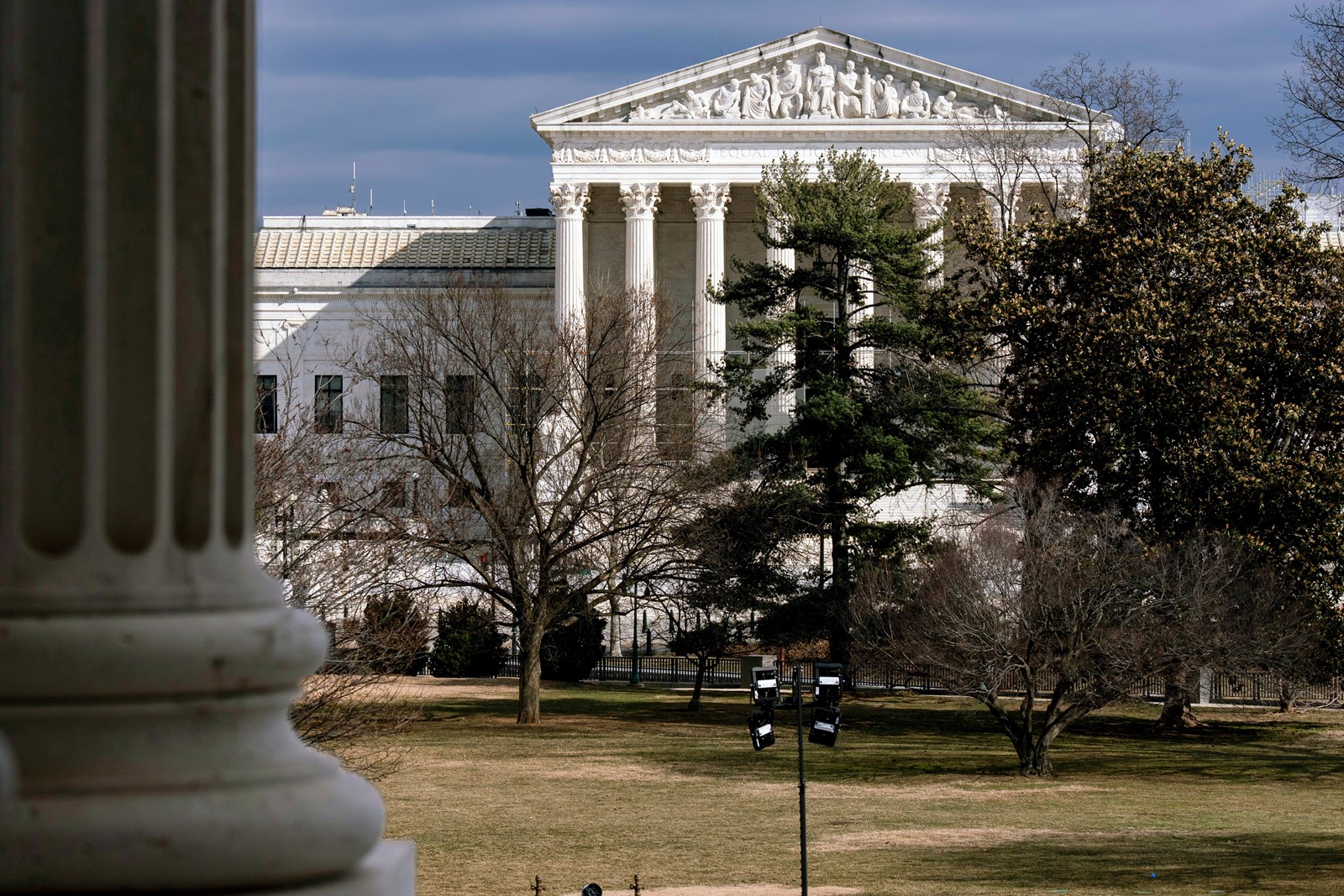 Supreme_Court_97931--fc461_1098353505.jpg