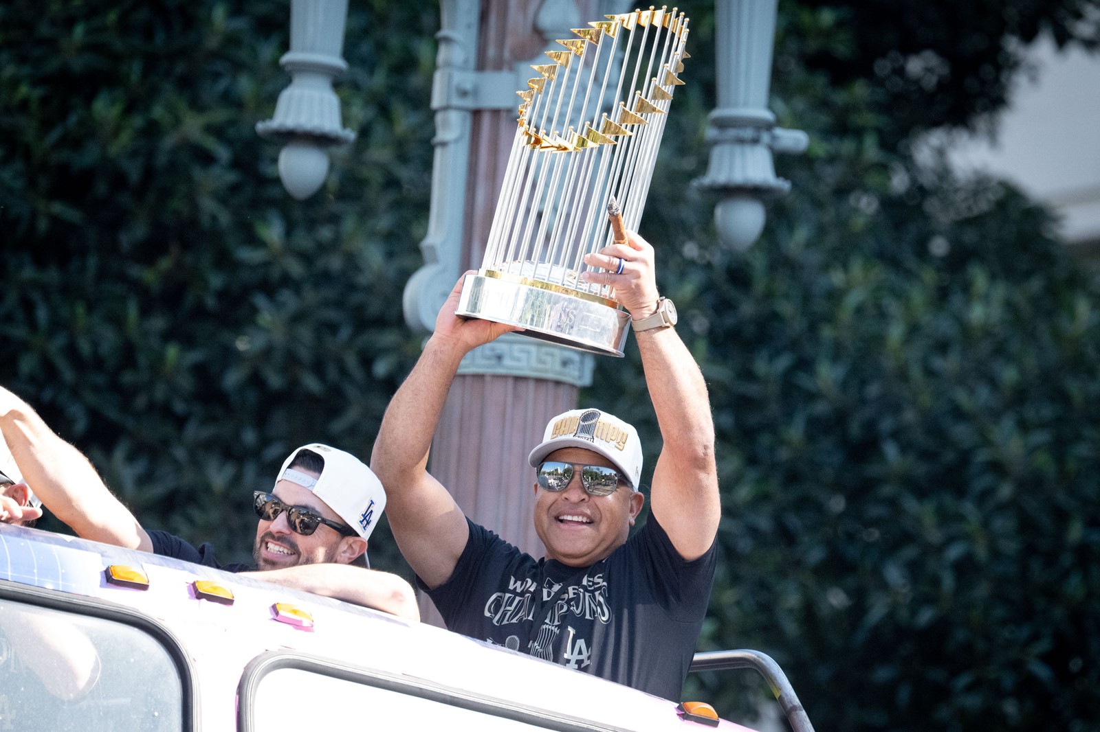1101_NWS_LDN-L-DODGERS-PARADE-METRO-1102-DC-4_1085963820.jpg