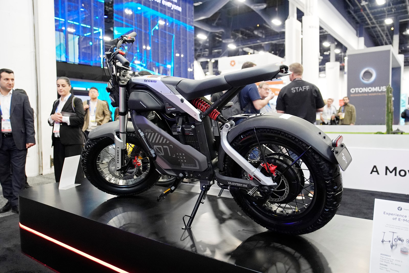 Gadget_Show_Segway_65215--894d4_1088399176.jpg