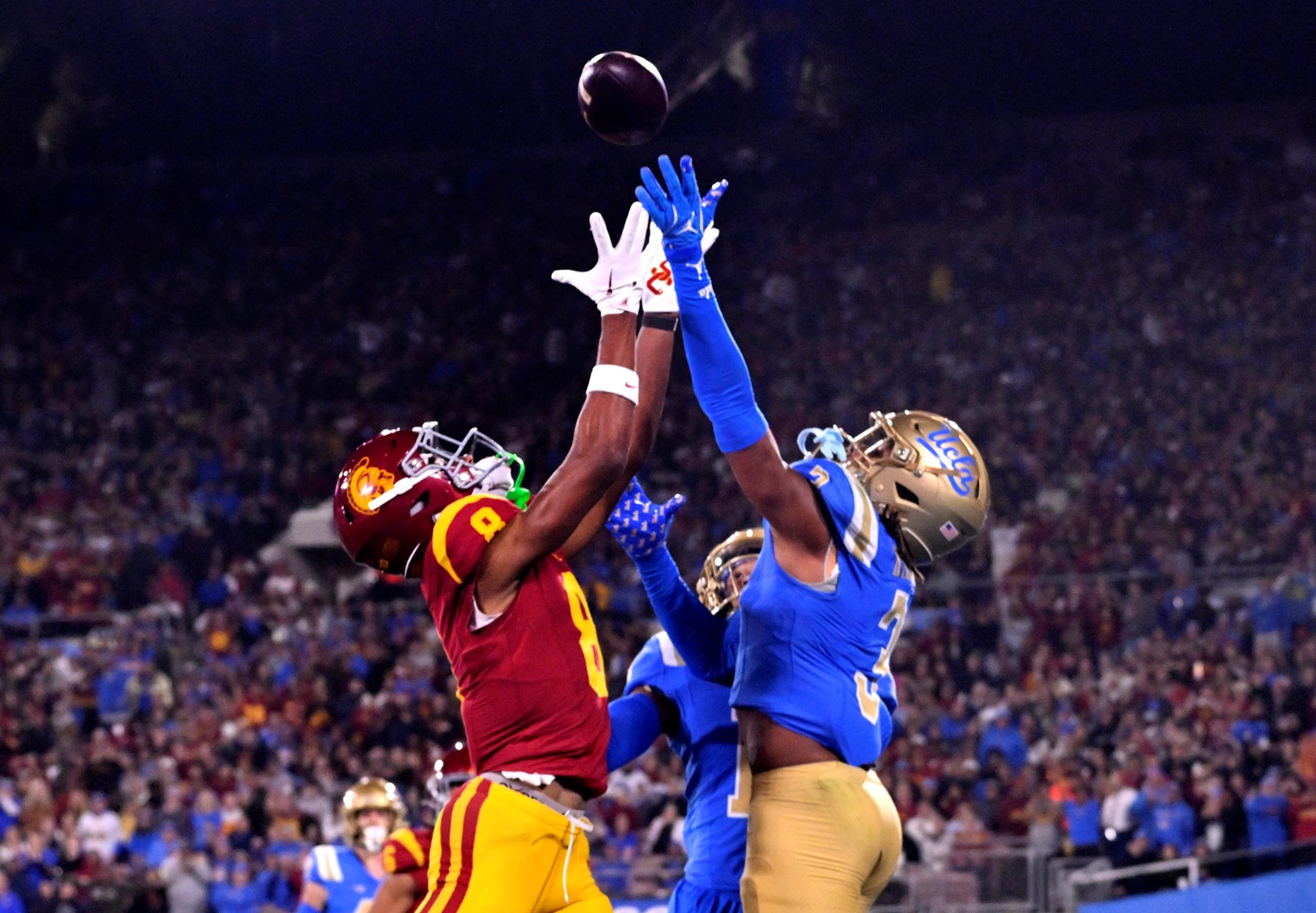 LDN-L-USC-UCLA-FBC-1124-KB12#1_1094886108.jpg