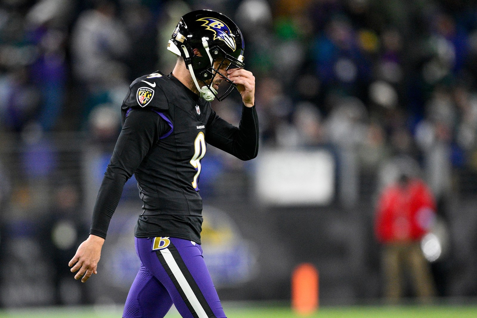 Tucker_Suspended_Football_43769--f8021_1094710142.jpg