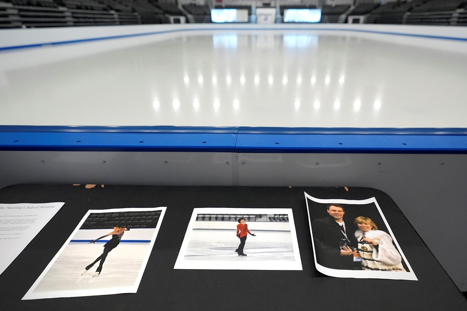 Aircraft_Down_Figure_Skaters_80734--0978b_1089226427.jpg